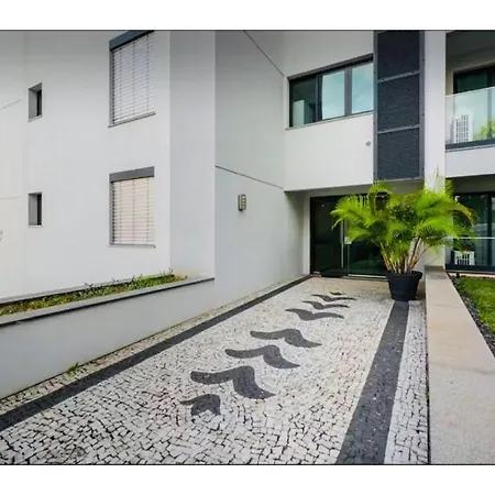 Penthouse With Sea View In Location