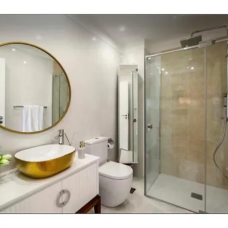 Lejlighed Penthouse With Sea View In Location