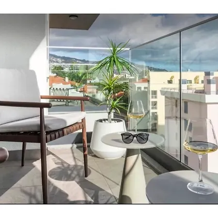 Penthouse With Sea View In Location Apartment