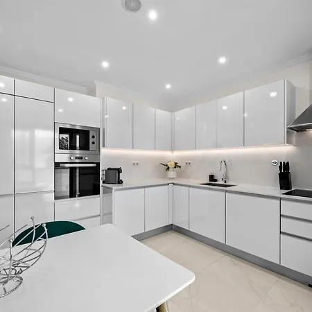 Penthouse With Sea View In Location *