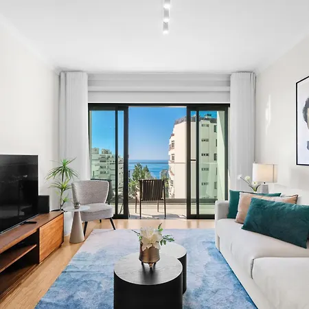 Penthouse With Sea View In Location