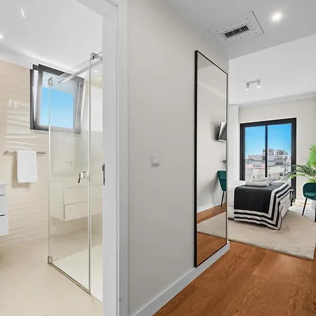 Penthouse With Sea View In Location Φουνκάλ