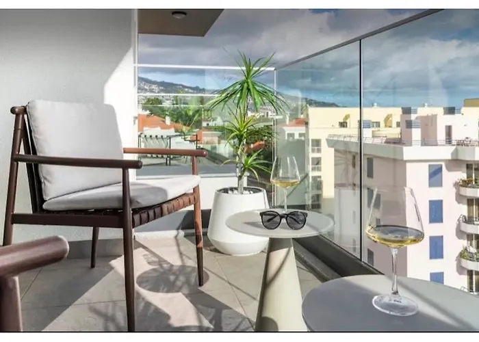 Penthouse With Sea View In Location Apartment
