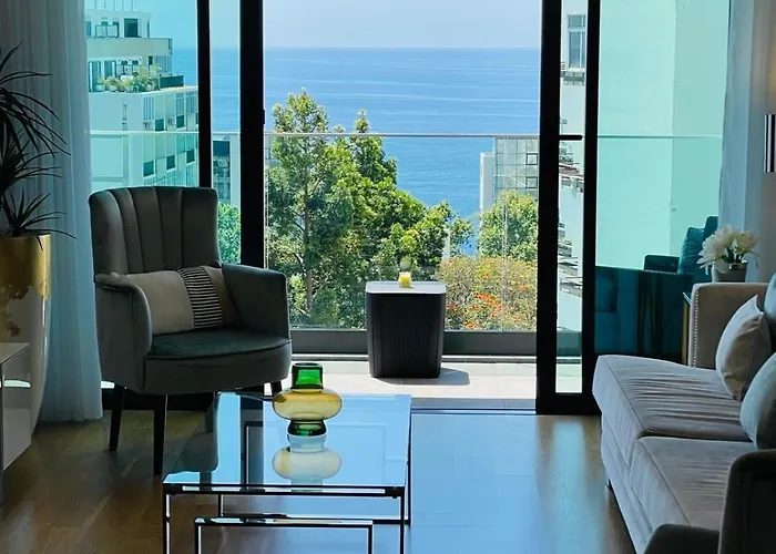 Apartament Penthouse With Sea View In Location Funchal (Madeira)