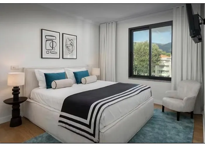 Apartment Penthouse With Sea View In Location Funchal (Madeira)