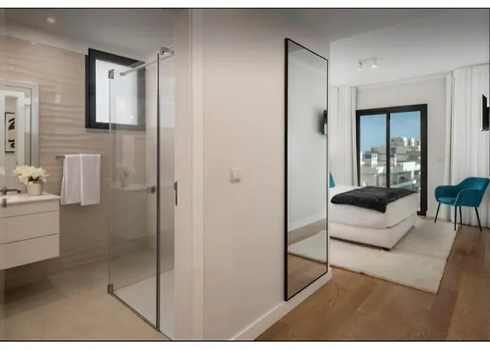 Penthouse With Sea View In Location Funchal (Madeira)